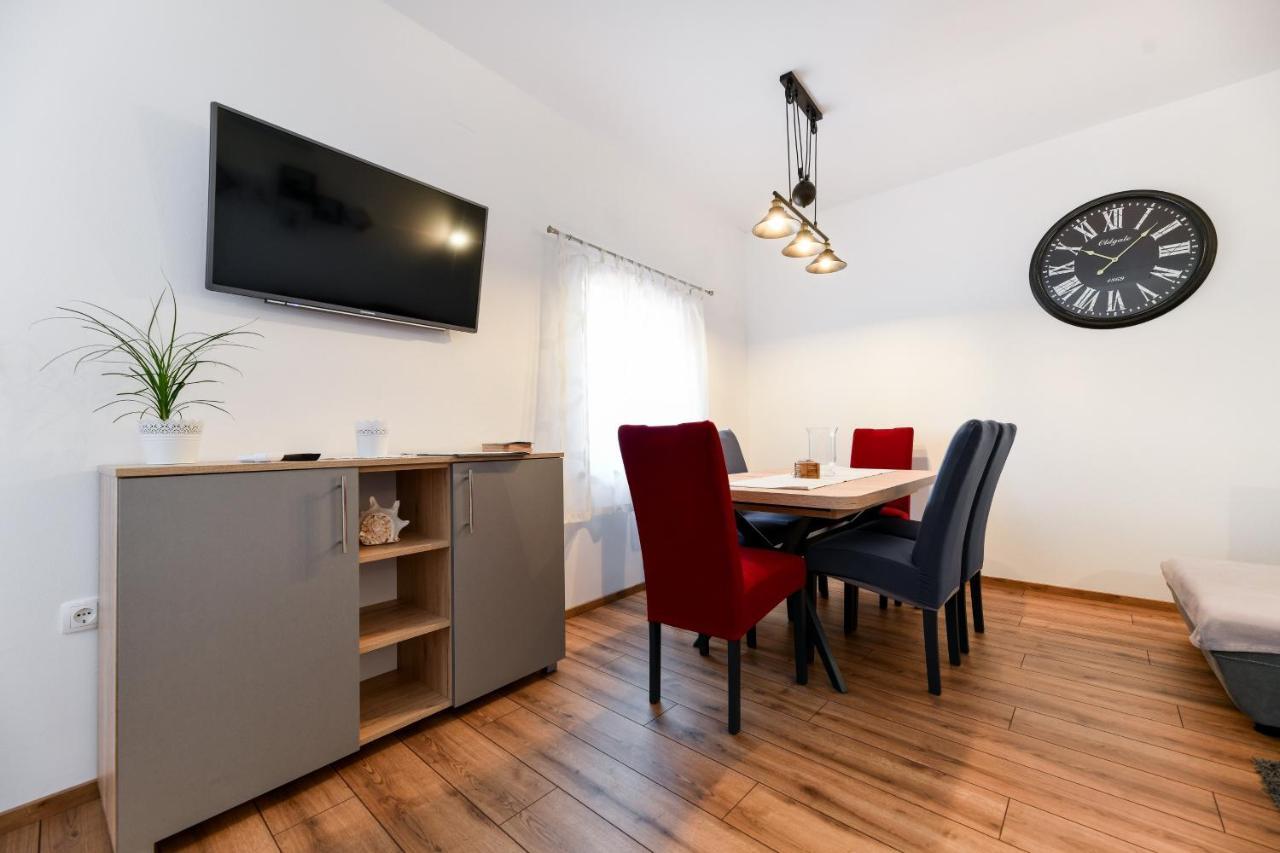 Holiday Home Skevini Dvori Starigrad Paklenica Exterior photo