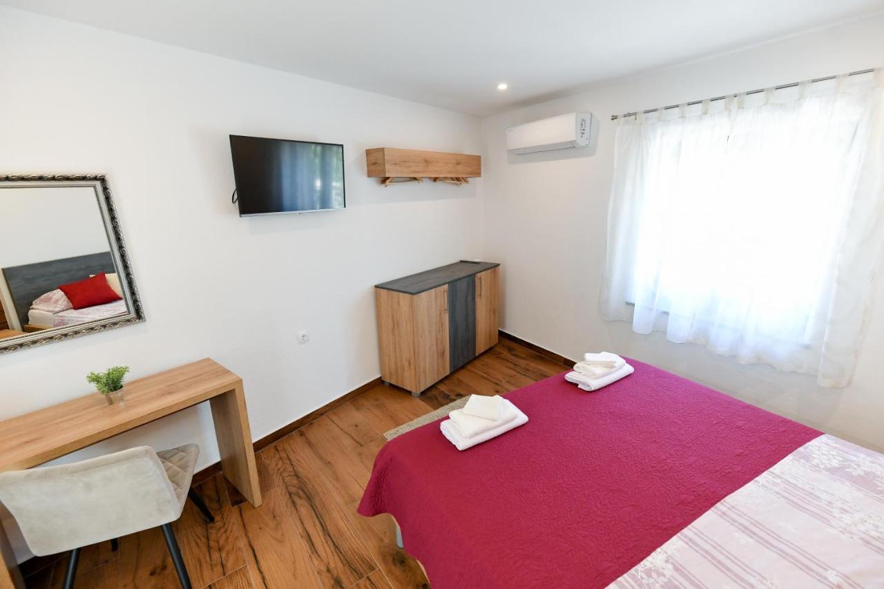 Holiday Home Skevini Dvori Starigrad Paklenica Exterior photo