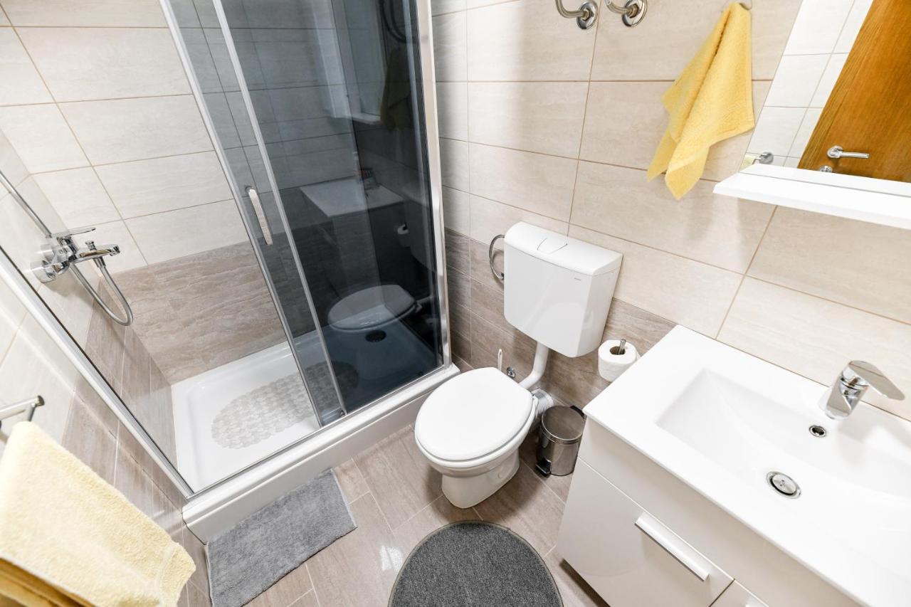 Holiday Home Skevini Dvori Starigrad Paklenica Exterior photo